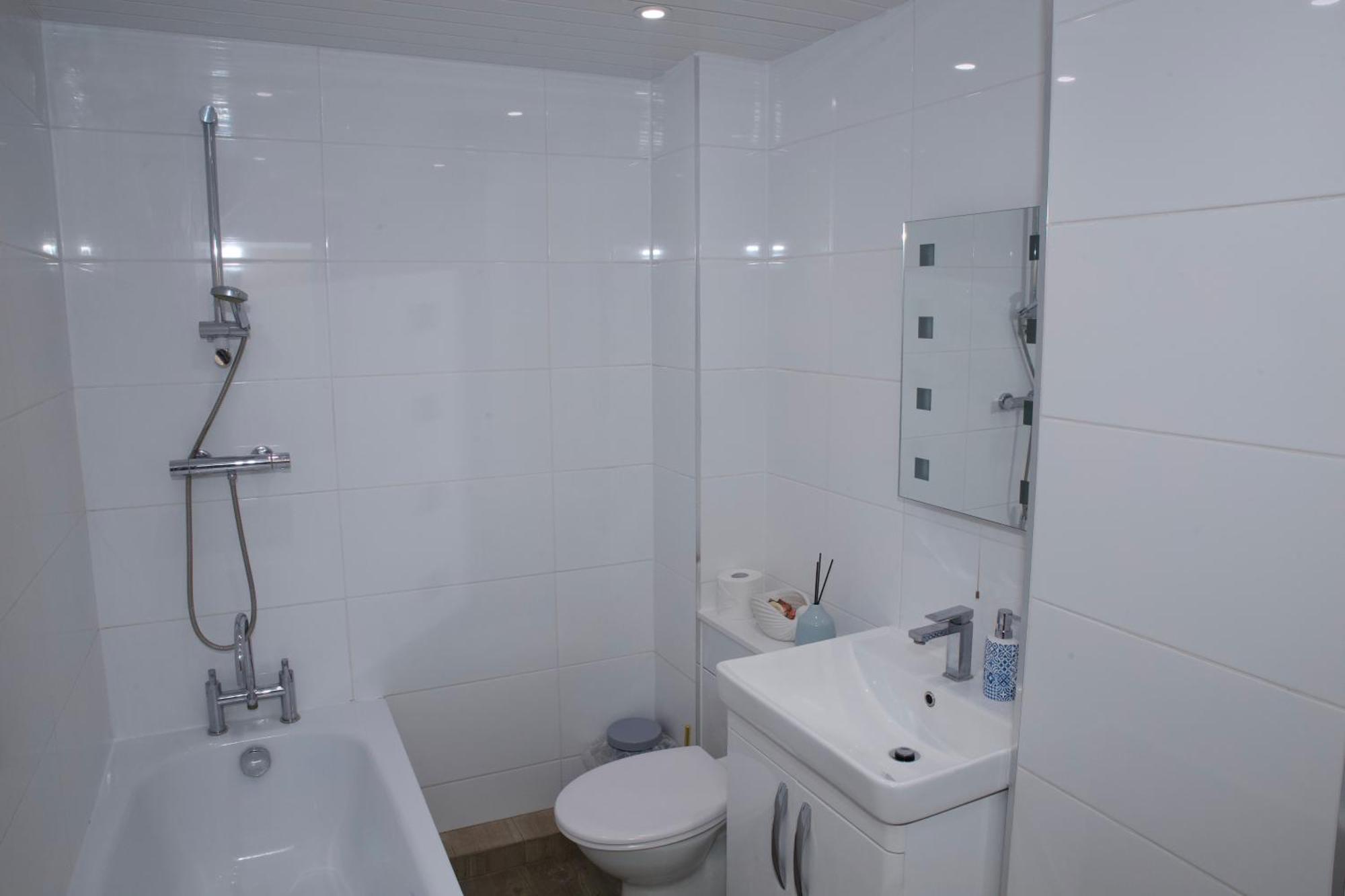 Spacious Modern 2 Bed Flat In City Centre Reading Exterior foto