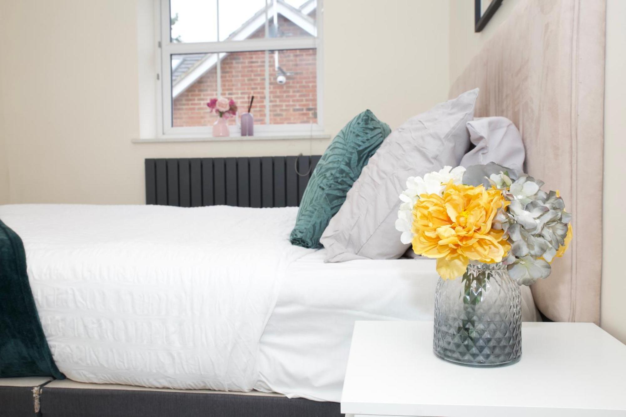 Spacious Modern 2 Bed Flat In City Centre Reading Exterior foto